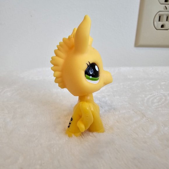 Hasbro Littlest Pet Shop #2588 Donkey Solid Yellow Green Wave 6 Blind Bag LPS - Picture 5 of 6